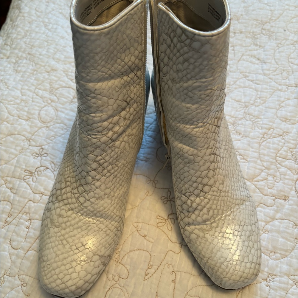Steve Madden mid calf boots
